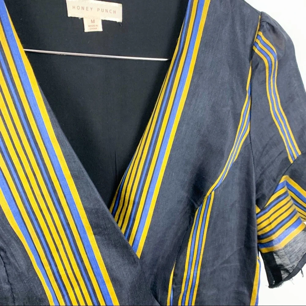 Honeypunch Lulus Black Striped Short Sleeve Ruffle Wrap Mini Dress Size Medium - Picture 6 of 13